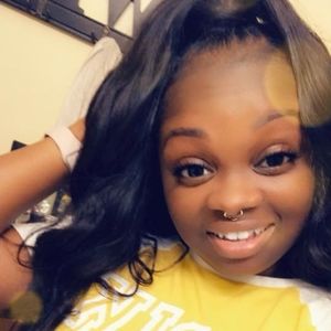 Meet your Posher, Vanessa